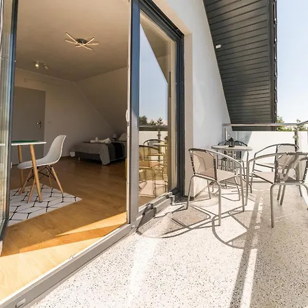 Privatunterkunft House