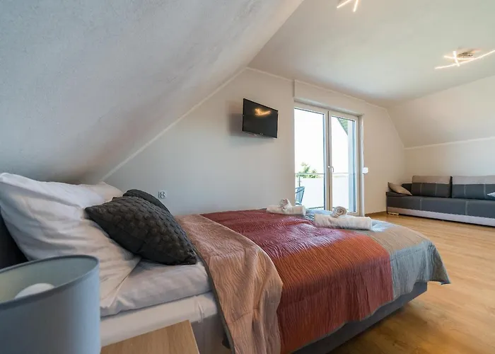 House בית אירוח